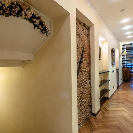 Apartment Dimora Lucrezia *