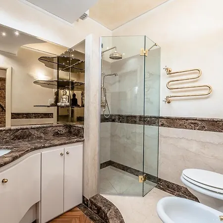 Dimora Lucrezia Lägenhet Savona